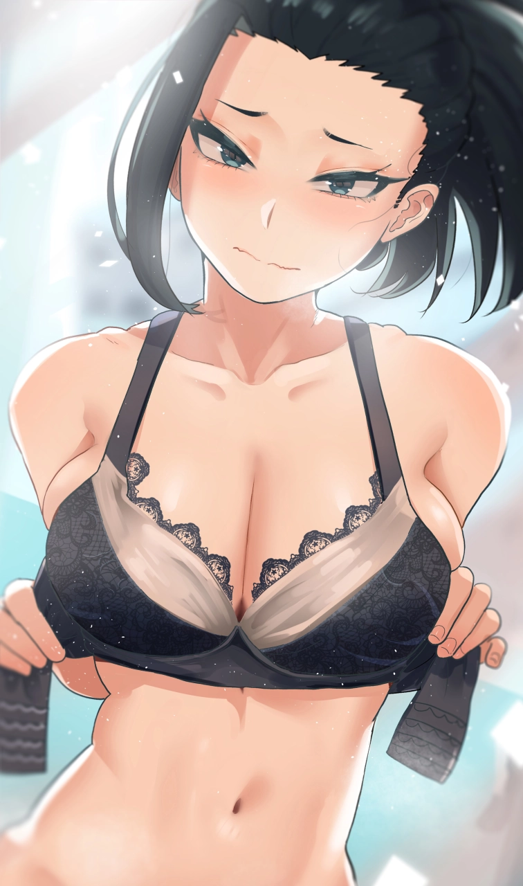 momo-yaoyorozu