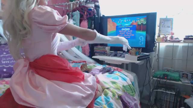 conker+princess peachbd6d5245decbed7cce947828513ac83f